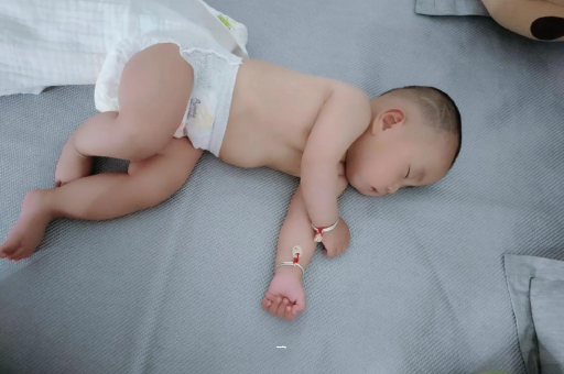 新余怀孕肚子撑的难受